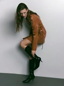 Maija Abito mini in pelle sintetica plissettato con colletto arricciatoper donna, colore marrone, adatto per l'autunno e l'inverno