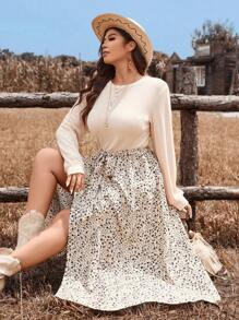 SHEIN VCAY Plus Size Ditsy Floral Wrap Split Casual Midi Dress, Suitable For Vacation, Autumn