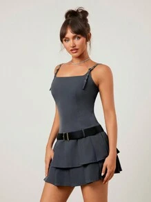 SHEIN SXY Vestido plisado gris oscuro con escote halter, adornado con un cinturón, perfecto para una fiesta elegante, sexy y casual en club nocturno, Día de San Valentín o en el campus - Gris Oscuro - Ver 5