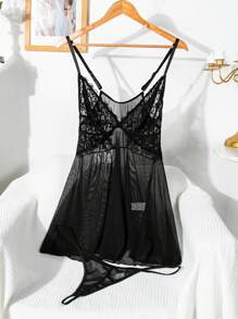 Seduluxe Vestido de tirantes finos transparente con diseño sin aros + conjunto de tanga para tallas grandes