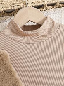 SHEIN Leap Crew 青少年女孩休闲宽松毛绒背心带蝴蝶结装饰和舒适基本款 T 恤 2 件套 - 卡其色 - 查看 3