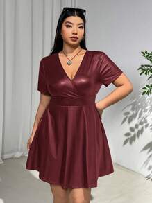 SHEIN EZwear 大码女式 V 领短袖纯色简约迷你连衣裙，休闲日常穿着 - 酒紅色 - 查看 5