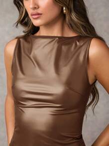 SHEIN BAE Camiseta de tirantes de unicolor minimalista para mujer, uso diario casual - Marrón - Ver 3