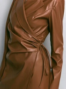Maija Abito mini in pelle sintetica plissettato con colletto arricciatoper donna, colore marrone, adatto per l'autunno e l'inverno