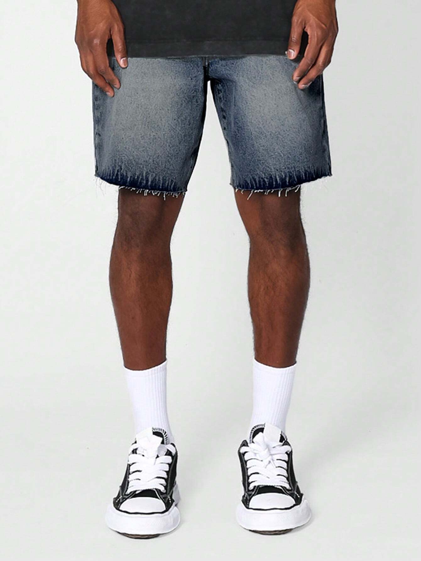 Pantalones cortos vaqueros con dobladillo crudo