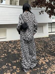 SHEIN EZwear 2 piezas/Set camisa de manga larga con estampado de leopardo casual y pantalones de pierna ancha, primavera y otoño - Caqui - Ver 2
