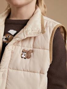 PrepCrw 男童卡其棕色绗缝冬季背心，绣有松鼠图案 - 米色 - 查看 5