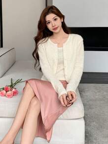 DAZY Bộ 2 áo cardigan ngắn màu trơn và áo hai dây dành cho nữ, trang phục mùa thu - Màu be - Xem 3