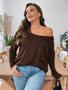 SHEIN Essnce Áo phông nữ tay dài rộng rãi, thoải mái, hở vai màu nâu, áo phông nữ cỡ lớn, trang phục, trang phục mùa thu, áo bất đối xứng, áo nữ, áo có tay, quần áo mùa thu, áo dễ thương, áo cong, áo rộng thùng thình - Màu nâu Sô-cô-la - Xem 6
