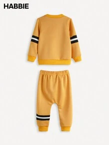 SHEIN 4 件套男婴和女婴中性拼色黄黑色圆领运动衫和运动裤套装，适合秋冬季休闲外出或家居服 - 彩色 - 查看 2