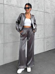 RueChic 两件套银色闪亮飞行员夹克和阔腿裤