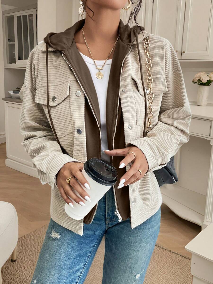 SHEIN Frenchy 女士秋季落肩连帽二合一灯芯绒夹克、加热夹克、保暖、女士服装、秋季、通勤、极简主义、办公室、老款、感恩节、纽扣 - 棕色 - 查看 1