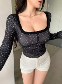 DAZY New Arrival Autumn Floral Lace Trim Fitted T-Shirt Going Out Tops
