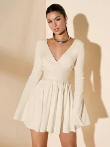SHEIN BAE 1pc Women's Solid Color White Minimalist V-Neck Long Sleeve Ruffle Cuff Bodycon Mini Dress, Elegant And Sexy For Daily Wear - Apricot - View 5