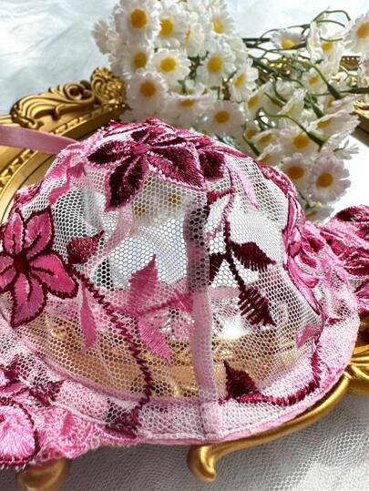 Romantic Geborduurde Doorschijnende Kanten Verleidelijke BH Slipje Lingerie Set view 6