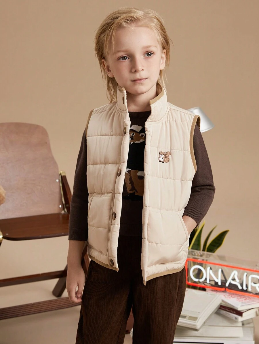 PrepCrw 男童卡其棕色绗缝冬季背心，绣有松鼠图案 - 米色 - 查看 1