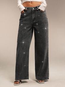 Forever 21 Jeans à jambe droite avec détails de diamants éparpillés, effet lavage vintage. Jeans taille mi-haute pour tenues printanières, tenues de festival, bas d'été avec des jeans ornés de strass