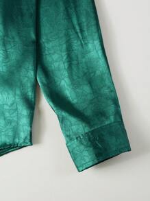 Manfinity Homme 1 st. Heren Effen Kleur Zakelijk Casual Mode Satijnen Overhemd Kraag Voorkant Knoop Lange Mouw Overhemd Voor Feest