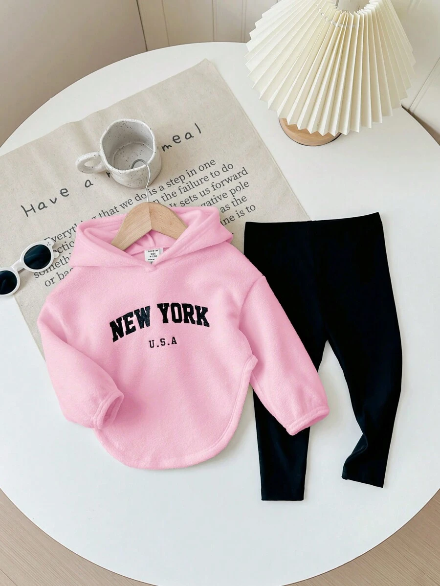 SHEIN LMoss Kids 女婴可爱字母刺绣羊毛连帽不对称上衣和松紧腰黑色裤子套装，秋冬 - 彩色 - 查看 1