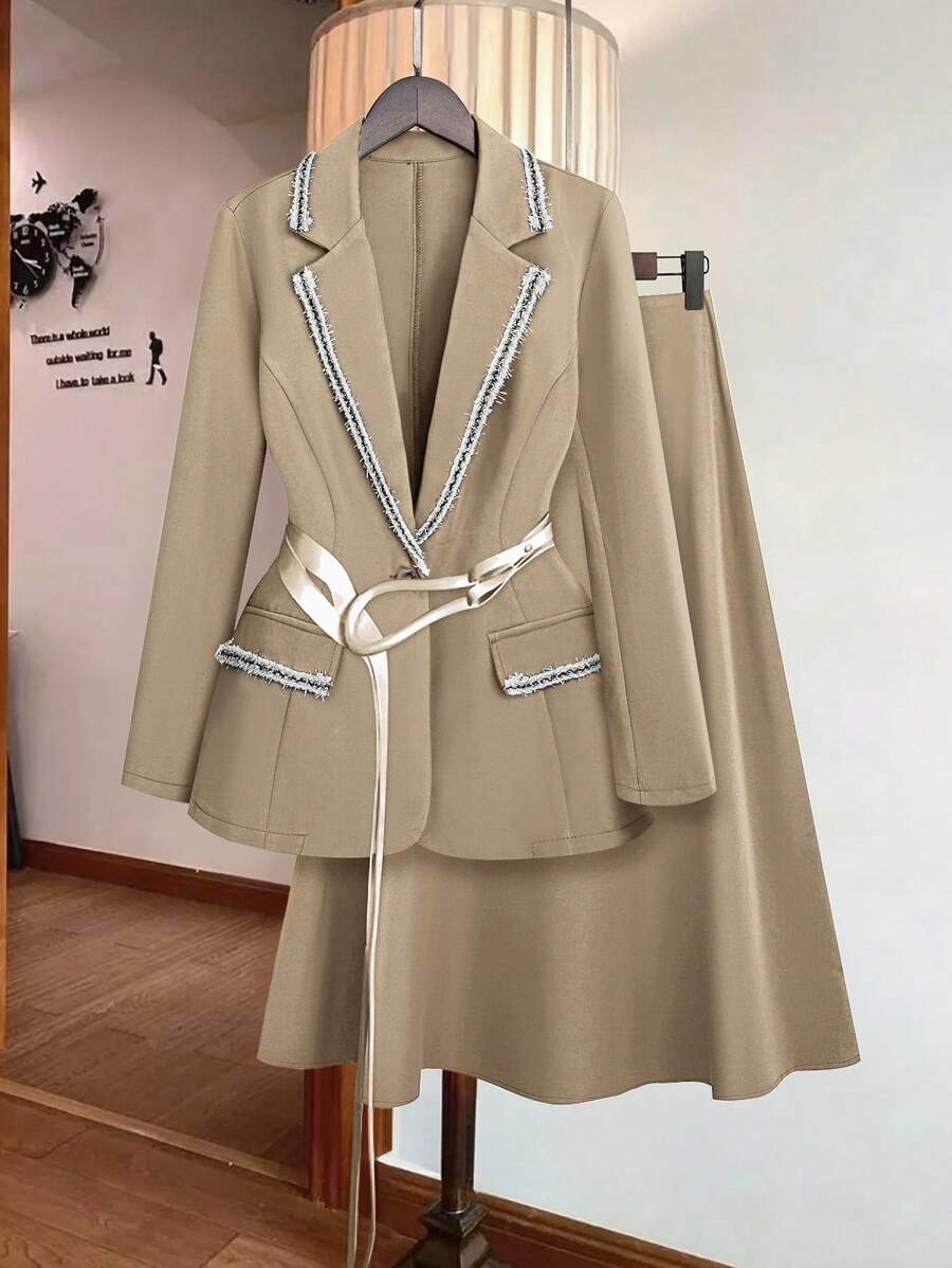 Franclia Bộ đồ vest và váy cài nút phía trước màu trơn cho nữ, phong cách tối giản - Màu Khaki - Xem 1