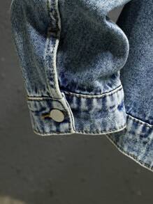 Manfinity Homme Áo khoác denim nam màu xanh đậm trơn cổ điển rộng rãi, mặc đi làm - Rửa tối - Xem 3