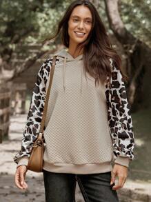 LanaWest Sudadera suelta casual de mujer LanaWest con capucha con cordón, manga raglán y estampado de leopardo