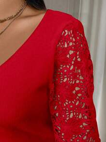 SHEIN Unity 大码V领拼接镂空蓬松针织毛衣，休闲百搭，适合秋季、新年和冬季穿着。 - 紅色 - 查看 6