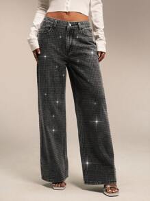Forever 21 Jeans à jambe droite avec détails de diamants éparpillés, effet lavage vintage. Jeans taille mi-haute pour tenues printanières, tenues de festival, bas d'été avec des jeans ornés de strass
