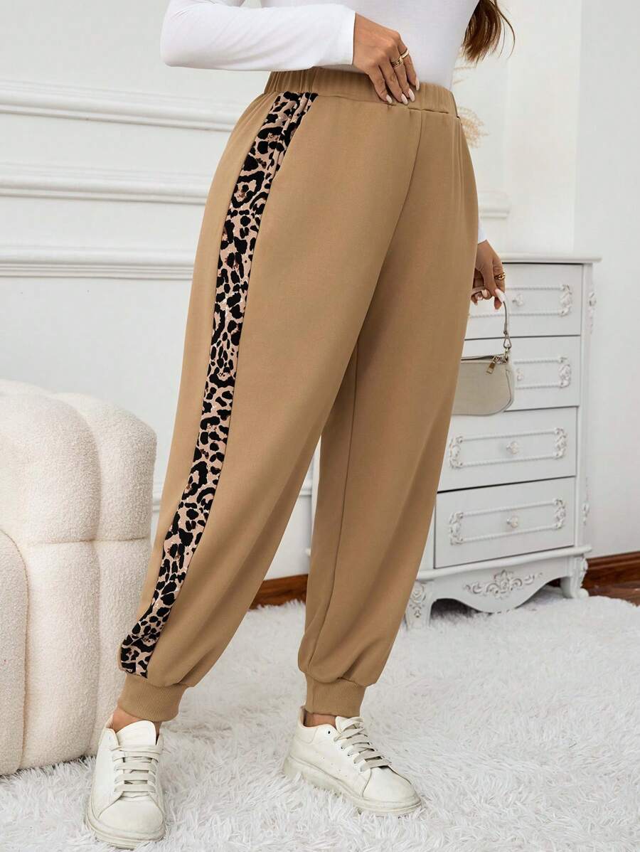 SHEIN LUNE Plus Size Leopard Patchwork Bolso Casual Calças de Moletom Barnfit Traje de Ação de Graças Feminino Ano Novo Traje Feminino