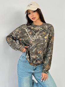 SHEIN PETITE 复古迷彩 Branch Street 休闲简约图案印花圆领宽松长袖女式运动衫，适合毕业、返校服装、毕业、教师服装，秋冬返校 - 彩色 - 查看 4
