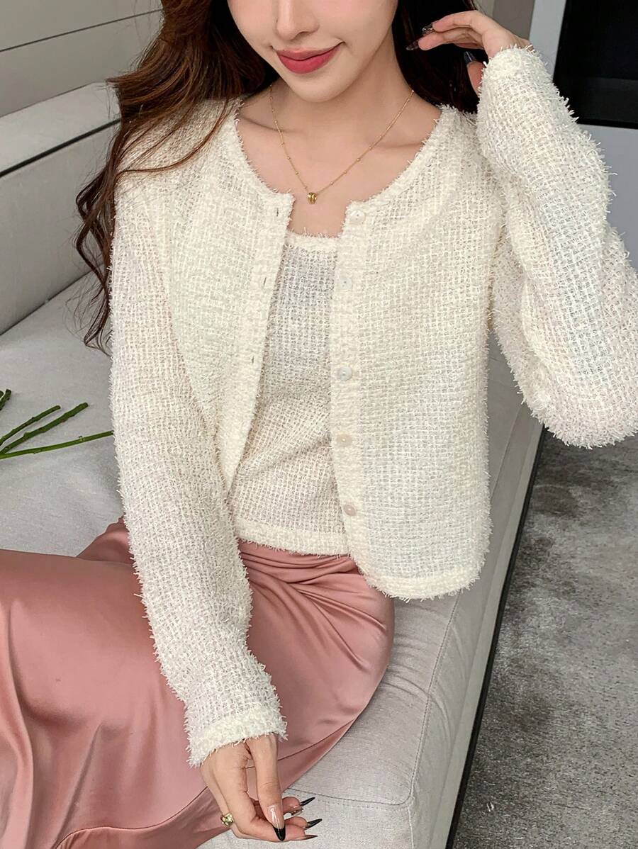 DAZY Bộ 2 áo cardigan ngắn màu trơn và áo hai dây dành cho nữ, trang phục mùa thu - Màu be - Xem 1