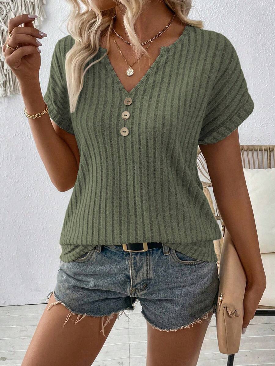 Wandoria Women's Plain V-Neck Batwing Short Sleeve Casual T-Shirt - Green - View 1