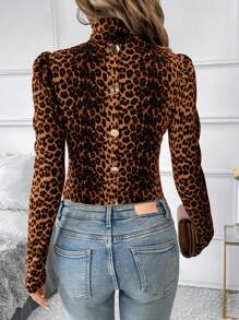SHEIN Clasi 女士豹纹金属纽扣装饰羊腿袖立领长袖 T 恤