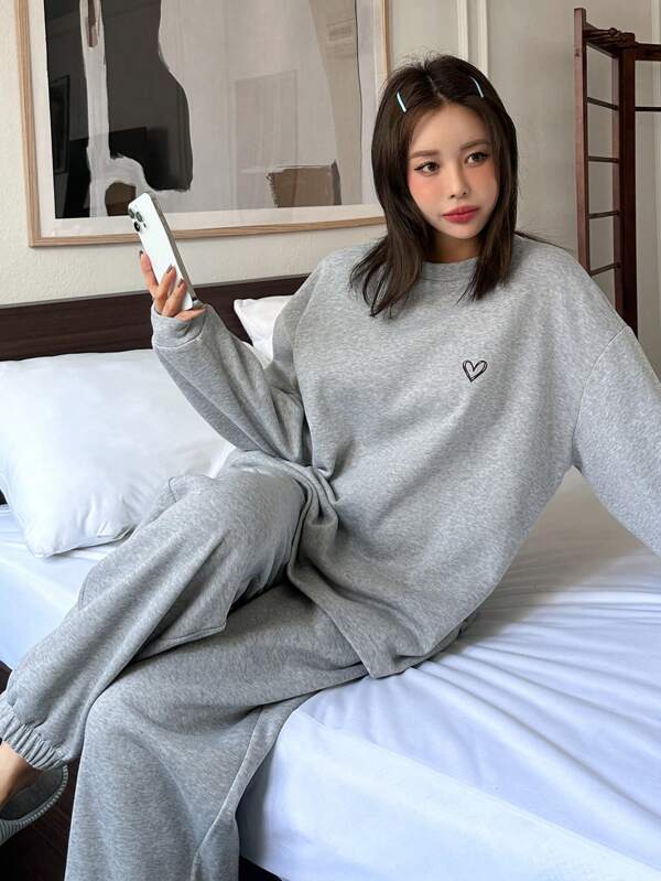 DAZY Minimalist Heart Graphic Print Casual Pajama Set