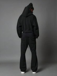 SUMWON Conjunto de 2 piezas con sudadera con capucha ajustada ceñida a la cintura y pantalón de chándal acampanado con insignia aplicada