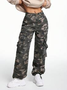 SHEIN ICON Jeans cargo con estampado de camuflaje con bolsillo con solapa con diseño con hebilla