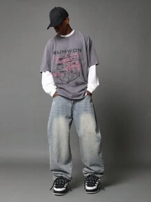 SUMWON تي شيرت كم قصير بأكمام منتظمة مع طباعة جرافيك مغسول