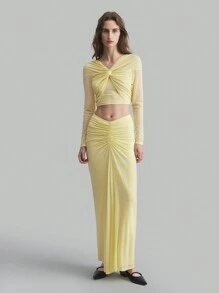 Ontre New Year's Party 2pcs Set: Women's Business Casual Knit Fabric Twisted Design Stretchy Top And Extra Long Pleated Skirt, Cream Yellow Sexy Blouse With Twist Decor