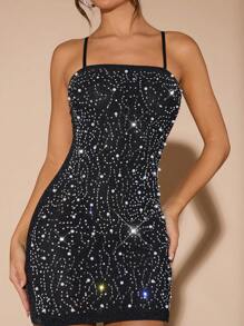 SHEIN BAE 卡其色裹身修身性感优雅夜店派对闪亮水晶串珠简约基本款细肩带女式迷你连衣裙，夏季 - 黑色 - 查看 5