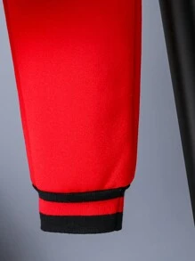 SHEIN 2 件/套年轻男孩简约棒球夹克和拼色慢跑裤，适合日常穿着、上学、秋冬季的家庭装。这款保暖内衬运动衫为室内和室外穿着提供额外的温暖。简约的设计很时尚，印花装饰增添了一丝时尚感。这套是衣柜里的必备单品。 - 彩色 - 查看 3