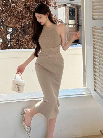 DAZY 纯色无袖修身扭结前系带毛衣裙，秋装