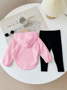 SHEIN LMoss Kids 女婴可爱字母刺绣羊毛连帽不对称上衣和松紧腰黑色裤子套装，秋冬 - 彩色 - 查看 2