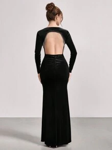 SHEIN Belle Women's Elegant Backless Velvet Maxi Dress,Long Sleeve V-Neck Slim Fit Bodycon Evening Gown With Chain Splicing,Formal Party Dinner Prom Dress,Black - Black - View 2