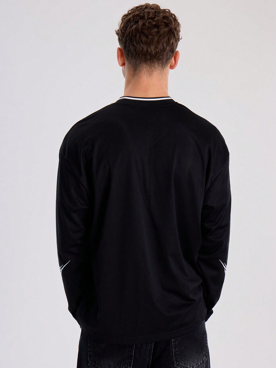 Camiseta Estilo Jersey com Gola V, Manga Longa Oversized, Ombros Caídos e Estampa Gráfica, Essenciais para PRIMAVERA VERÃO