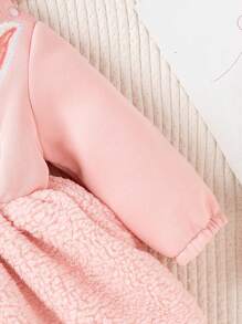 SHEIN 女宝宝兔子刺绣蝴蝶结连衣裙，温暖舒适时尚可爱，适合秋冬外出穿