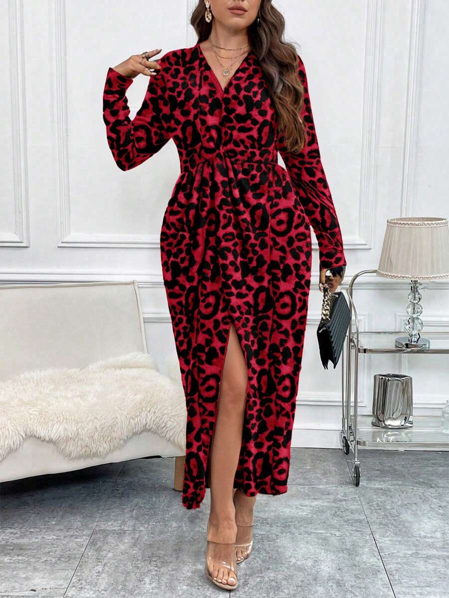 SHEIN Clasi 加大码多色豹纹深 V 领扭纹修身中长连衣裙，适合曲线优雅女性服装
