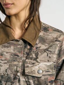 AiiRZ Classic Trucker Style Military Combat Camouflage Print Denim Jacket Fall Winter Distressed Outdoor Adventure Workwear Utility Fashion Statement Piece - Multicolor - View 3