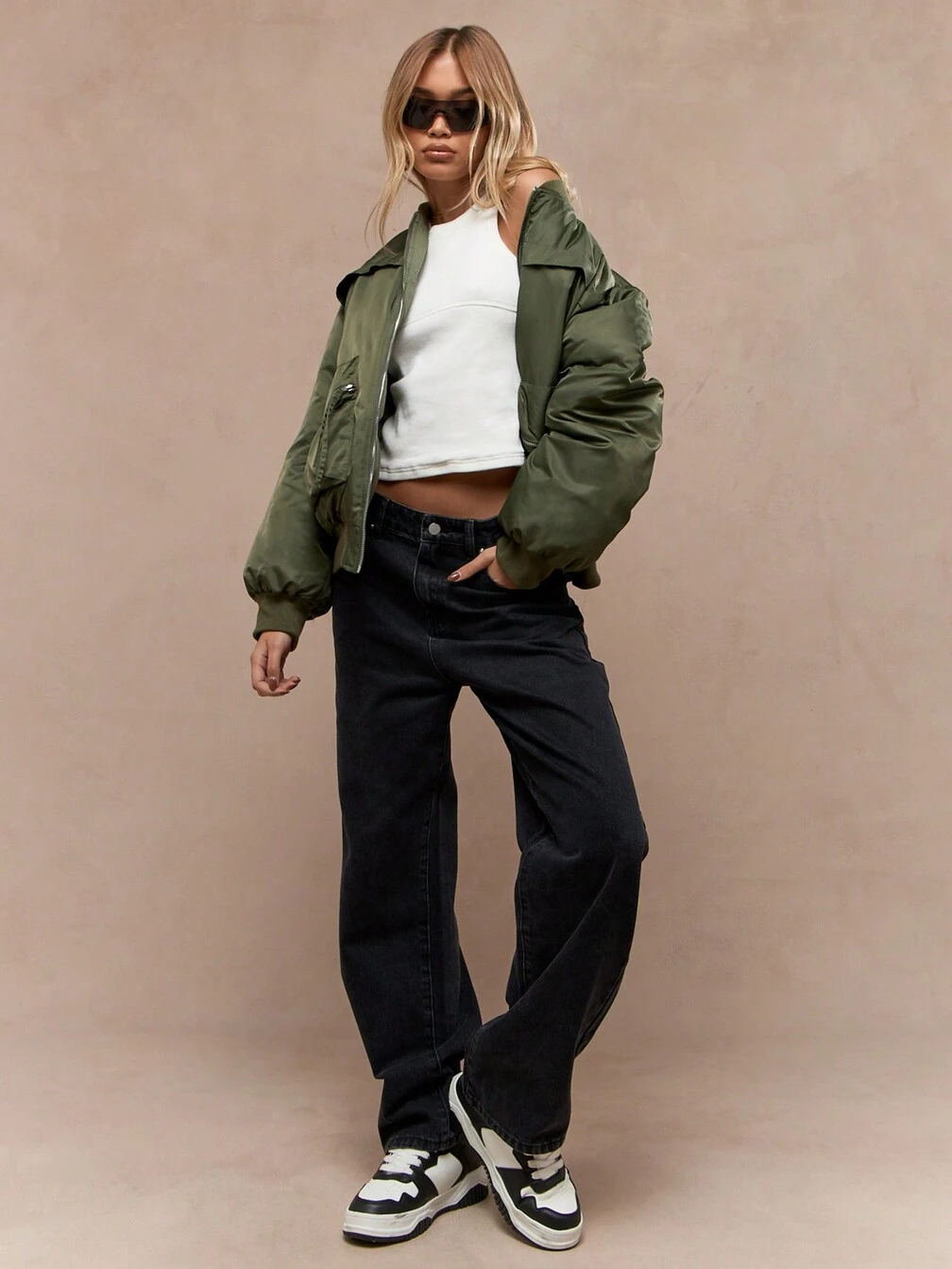 MISSGUIDEDスキーショートダウンジャケット♪ MISSGUIDED Oversized Insulated Puffer Bomber Jacket Christmas
