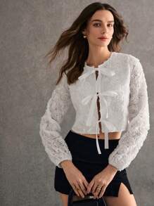 Poéselle Top alb cu imprimeu floral stereo, top alb, top cu barete fluture în față, top cu mânecă lungă, haine de toamnă pentru femei, cardigan, cămașă elegantă pentru femei, culoare solidă, crop, cu aplicații florale 3D, modă elegantă, top de zână, potrivit pentru zi de zi, în afara străzii, naveta, petrecere, banchet, întâlniri și alte ocazii de purtat - alb - Vizualizare 1