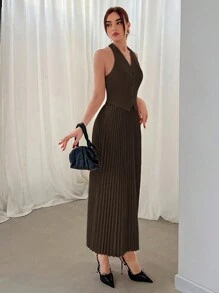 Aloruh 情人节女士挂脖单排扣背心和箱形褶裙两件套秋冬 - 棕色 - 查看 5